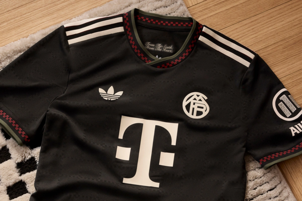 Incredible Bayern Munich 2025-26 Second Away Jersey Expert